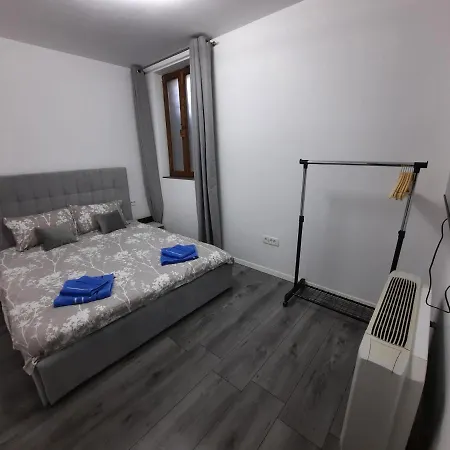 House Side By Side * Brasov