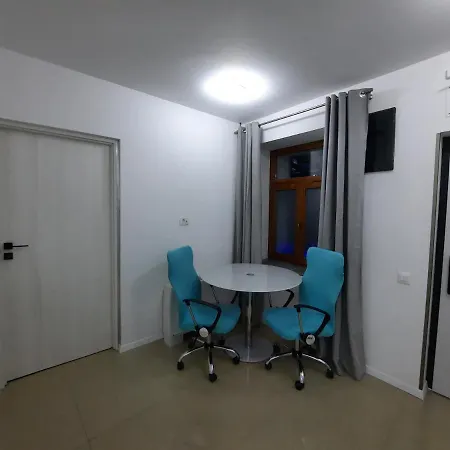 Apartment House Side By Side Brasov